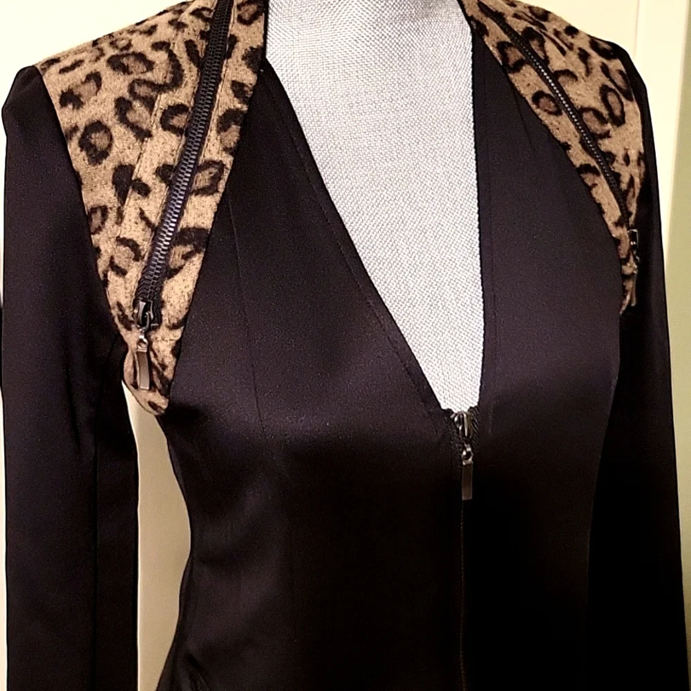 Carmin black leopard accent zip up jacket - Picture 2 of 8